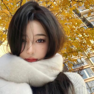 潇洒佳人淡淡妆